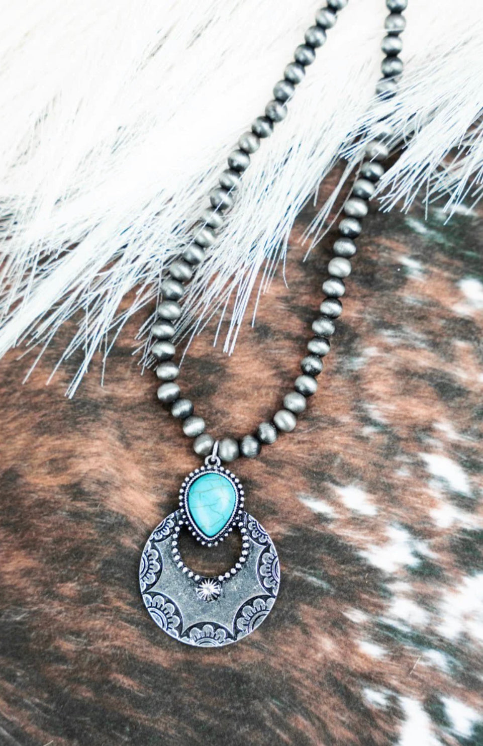 Turquoise silver tone necklace