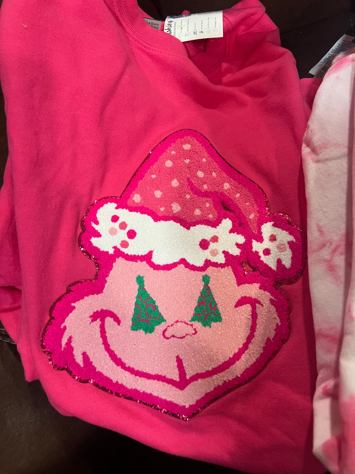grinchy patch sweatshirt pink
