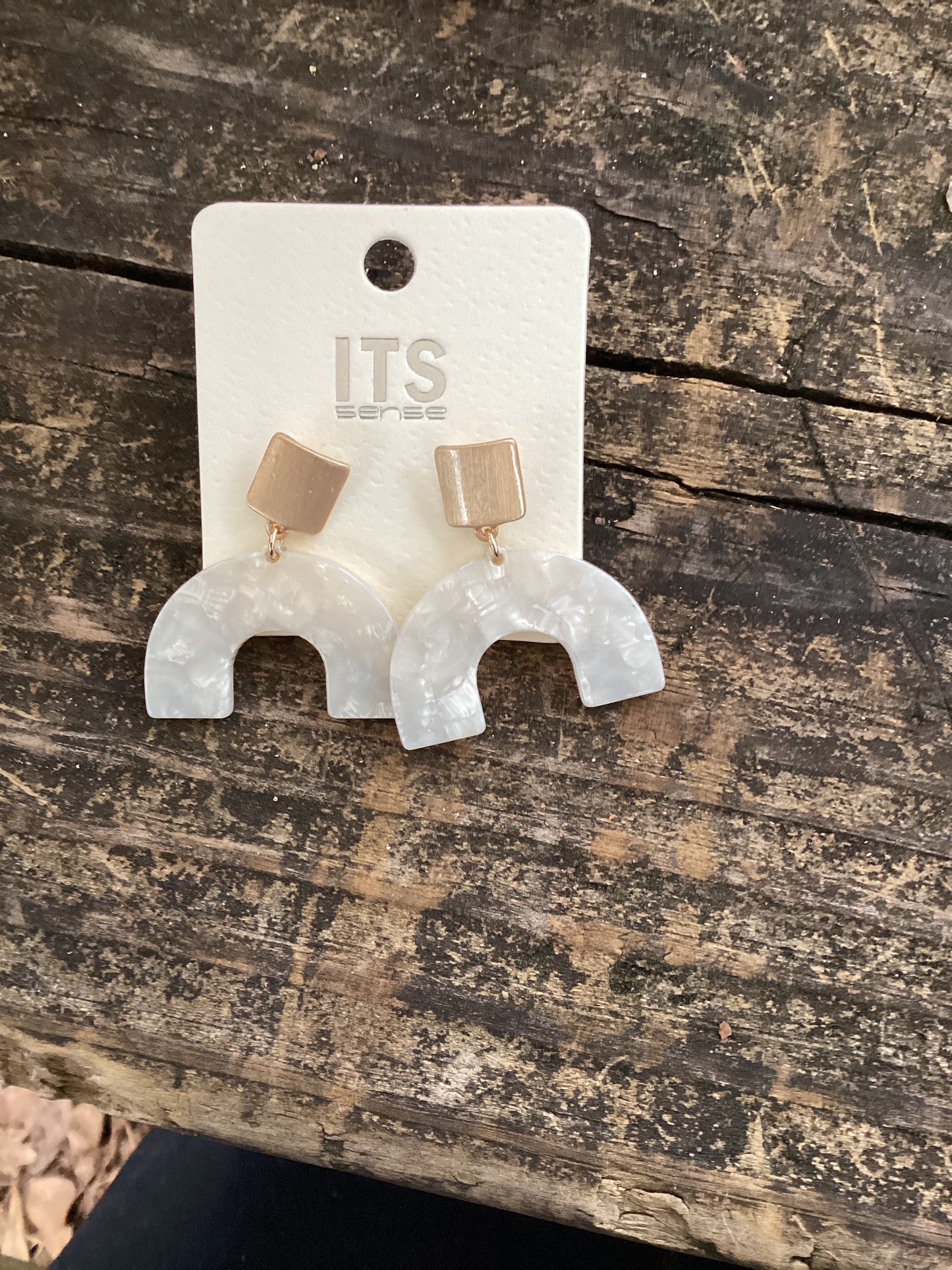 Rainbow studs clear white