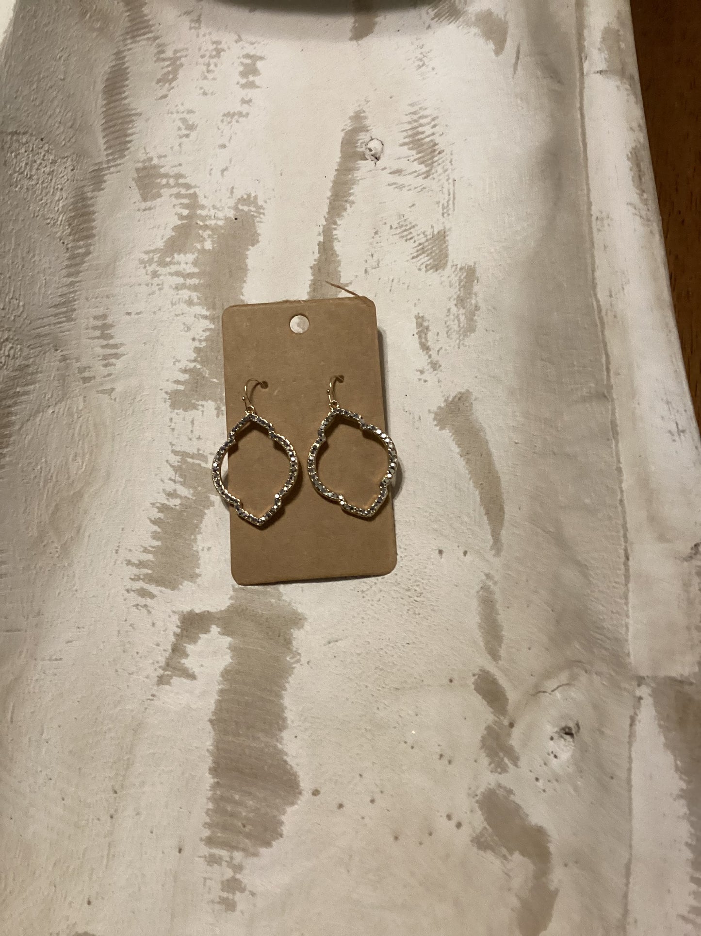 Quatrefoil drop rhinestone gold