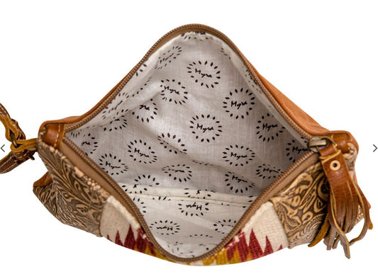 Goldy pouch